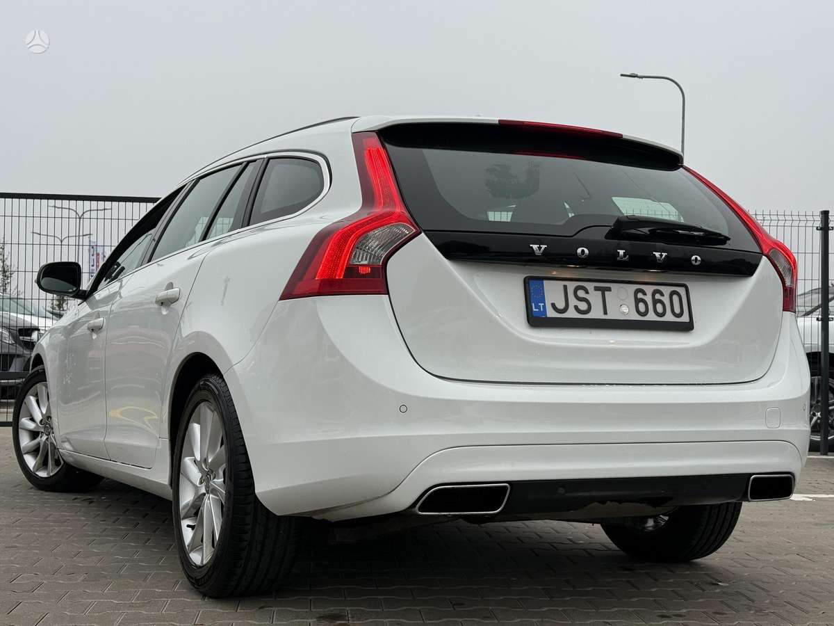 Volvo V60 2014 — photo 13