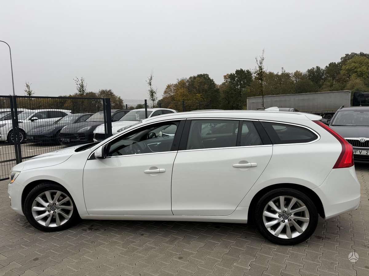 Volvo V60 2014 — photo 15