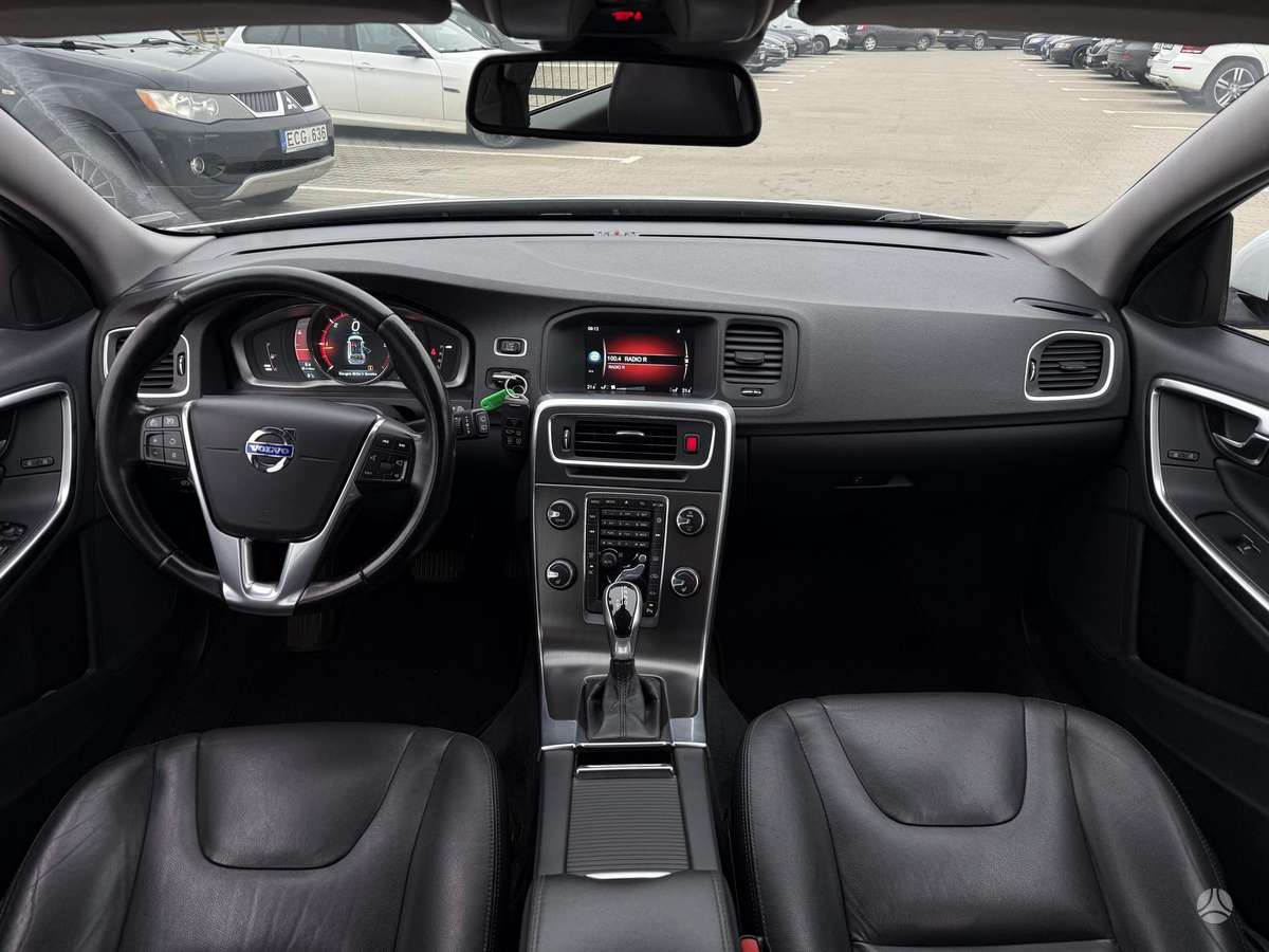 Volvo V60 2014 — photo 16