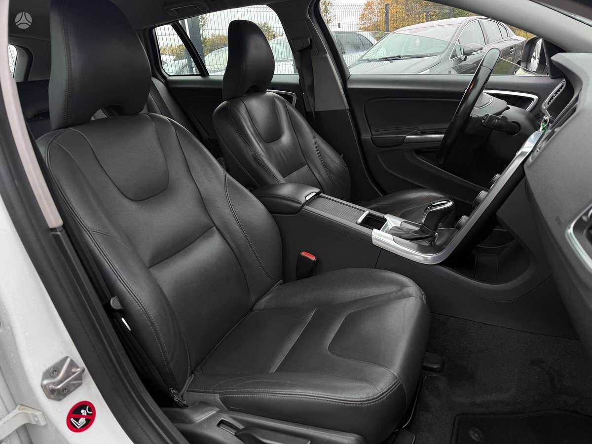 Volvo V60 2014 — photo 19