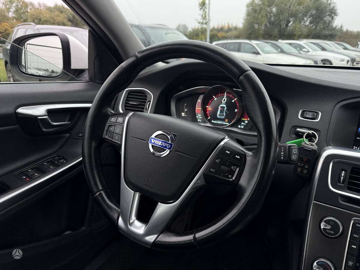 Volvo V60 2014 — photo 24