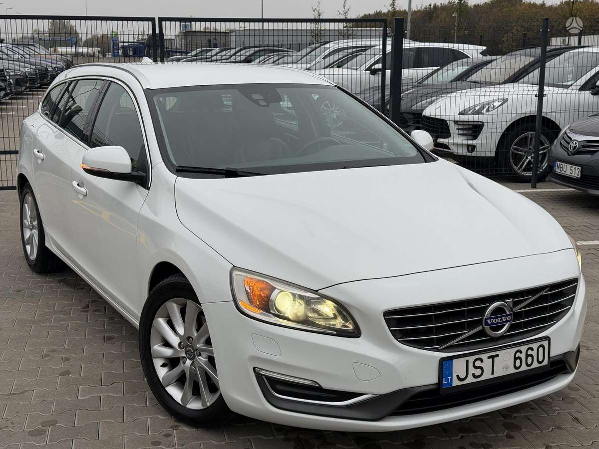 Volvo V60 2014 — interior