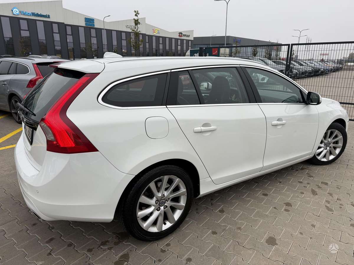 Volvo V60 2014 — photo 7