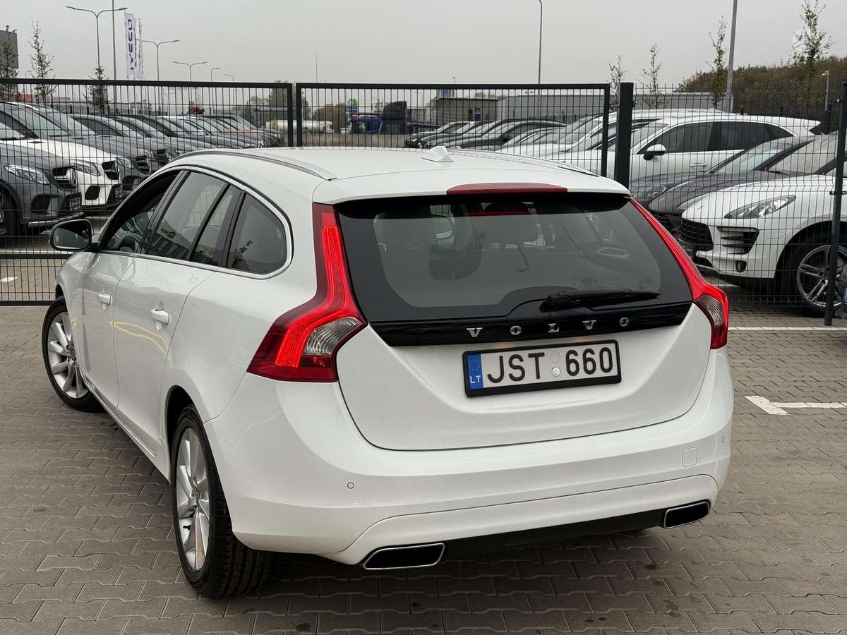 Volvo V60 2014 — photo 9
