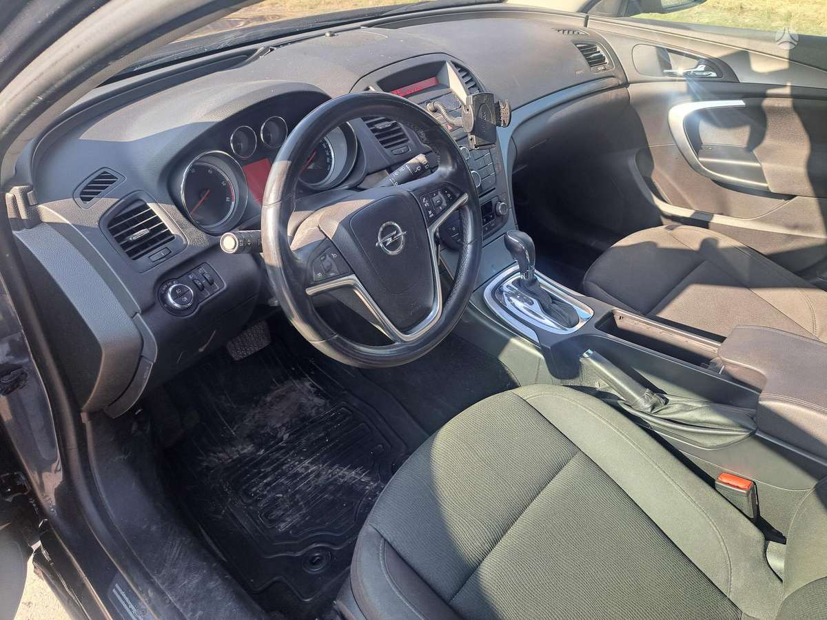 Opel Insignia 2011 — двигун 1956 cm³, 163 HP (120kW)