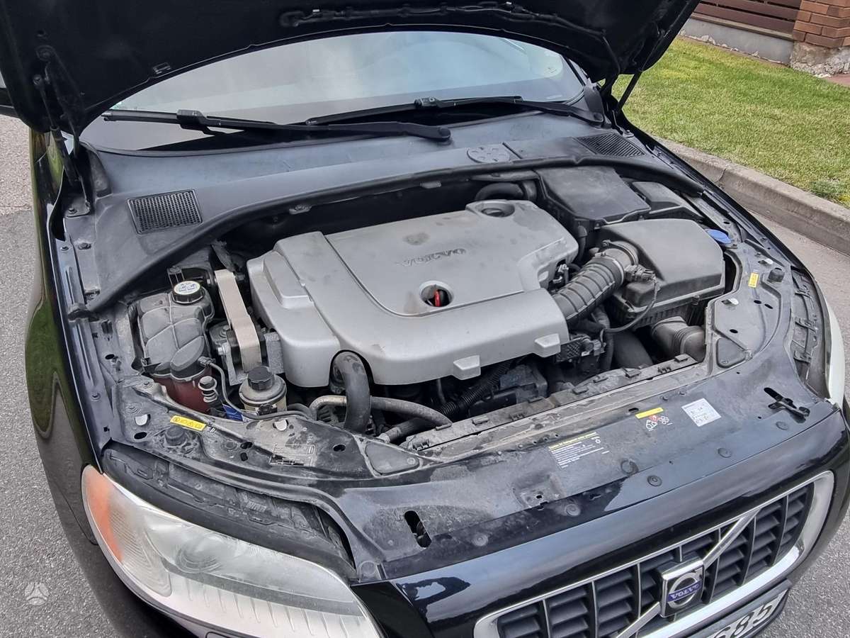 Volvo V70 2009 — photo 14