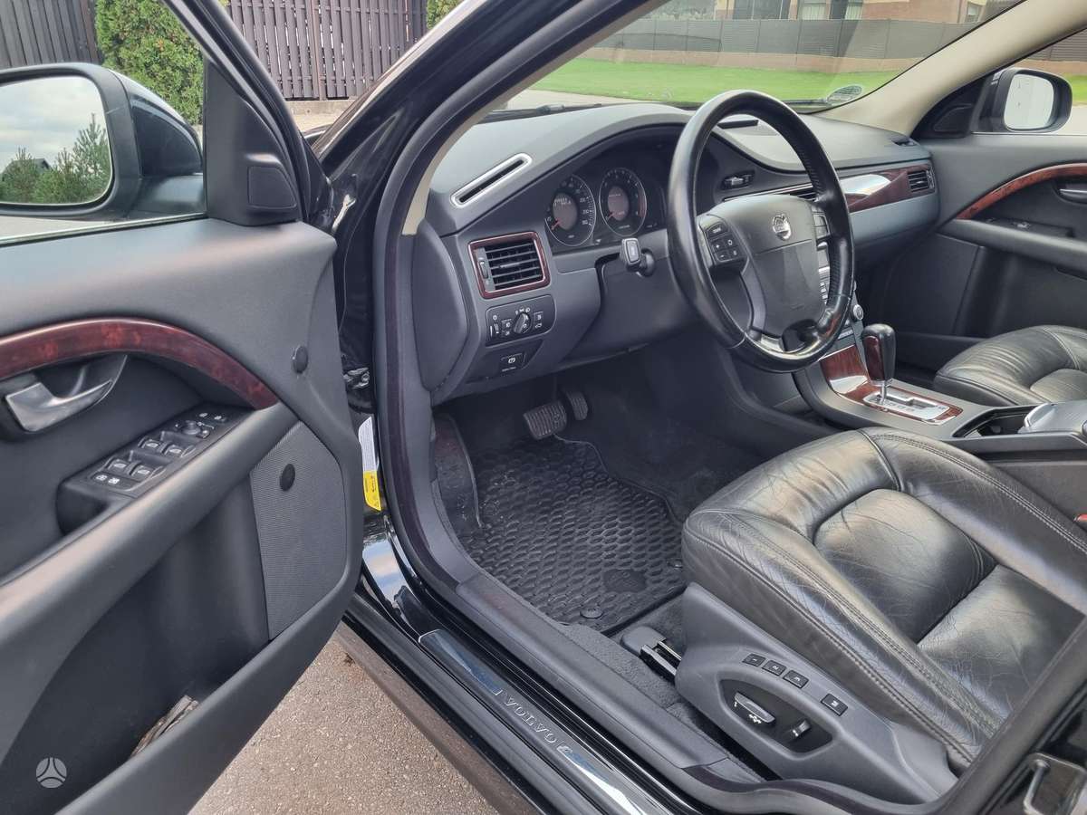 Volvo V70 2009 — photo 7