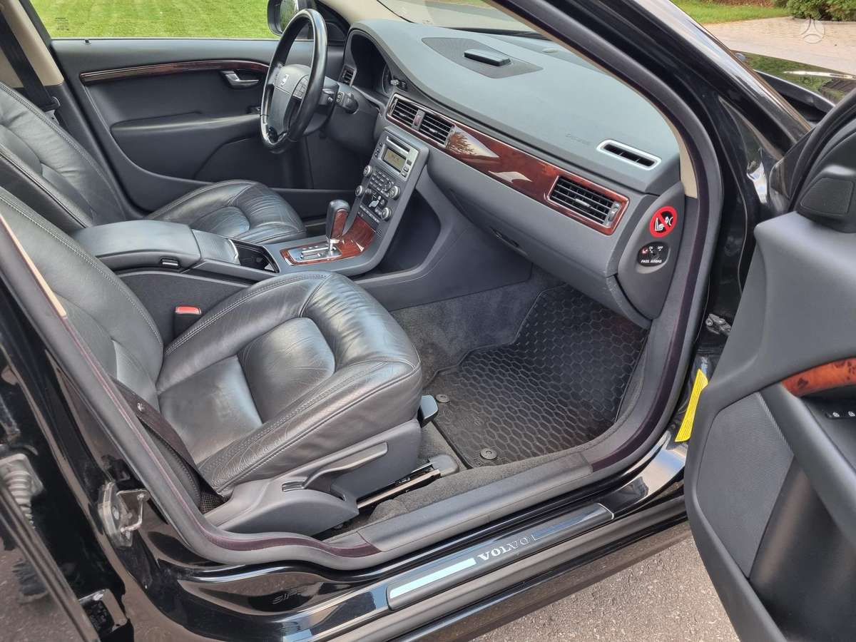 Volvo V70 2009 — photo 9