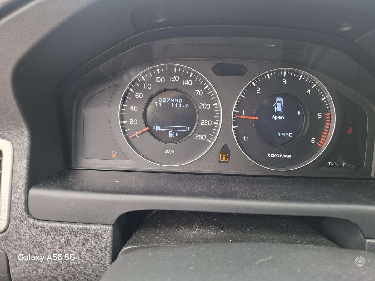 Volvo V70 2012 — photo 17