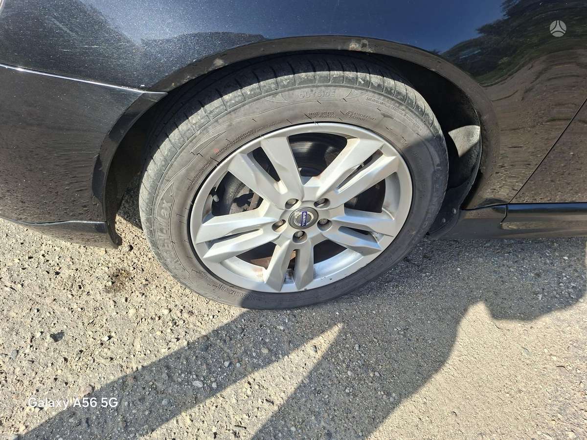 Volvo V70 2012 — вигляд ззаду