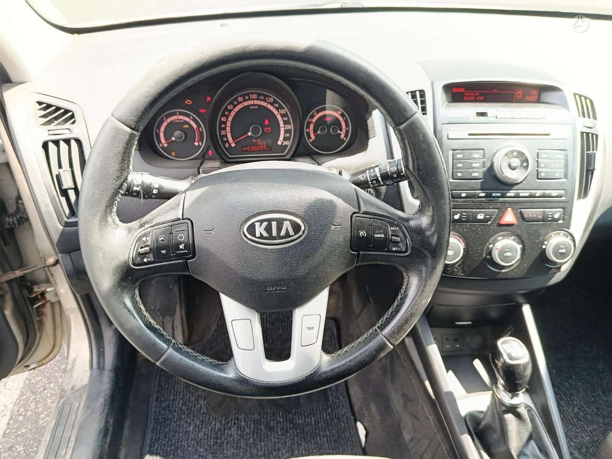 Kia Ceed 2010 — photo 13