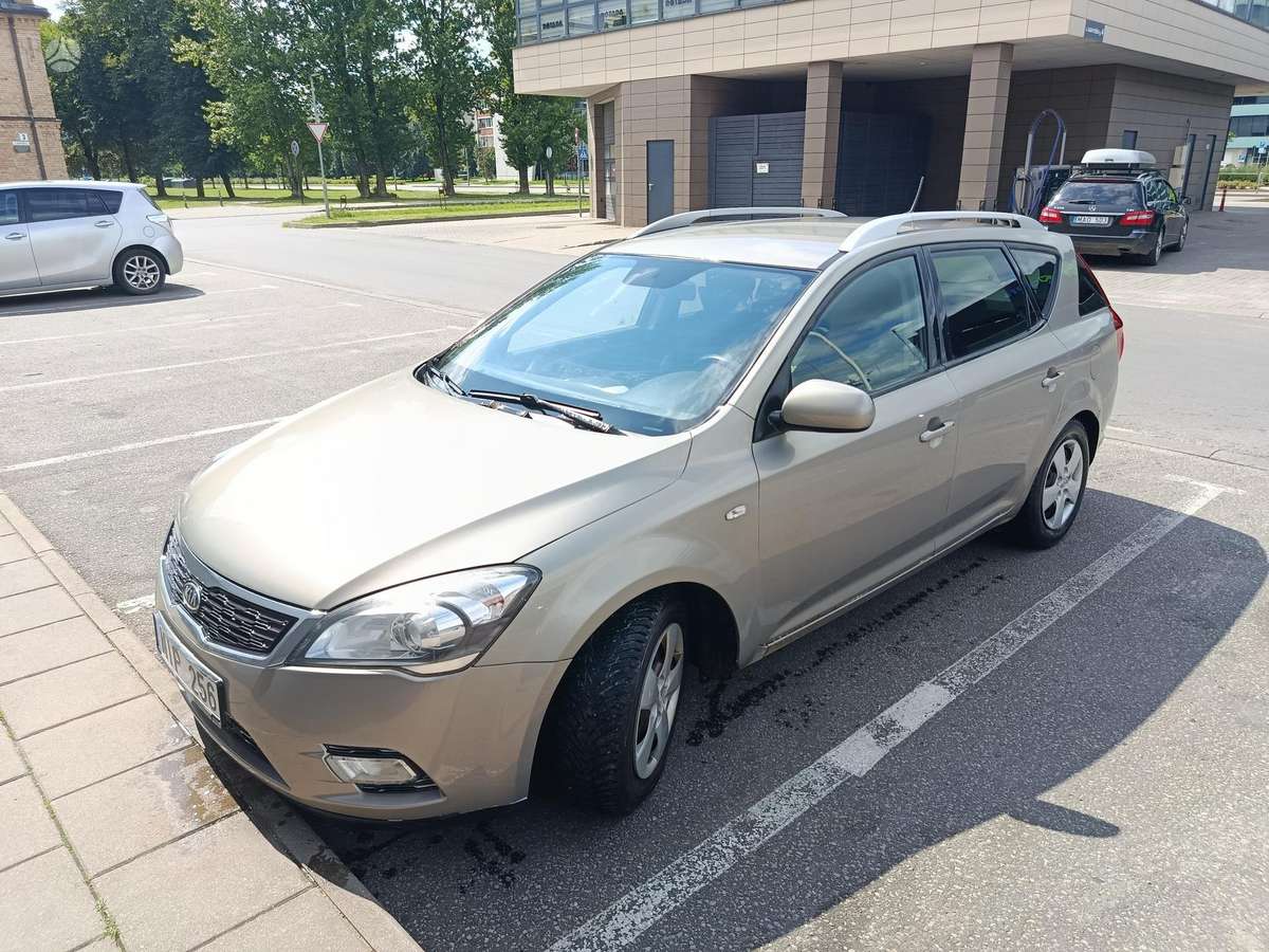 Kia Ceed 2010 — engine 1582 cm³, 116 HP (85kW)