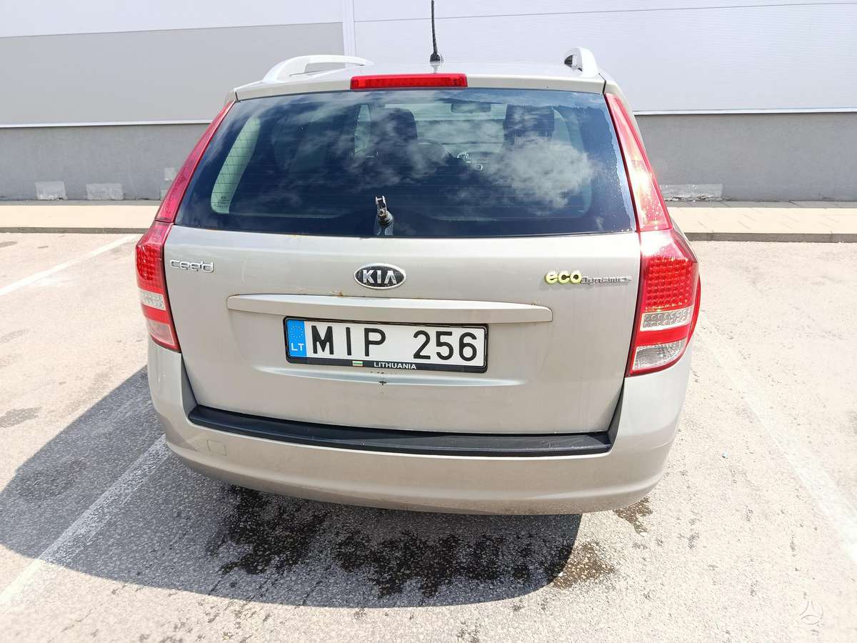 Kia Ceed 2010 — photo 9