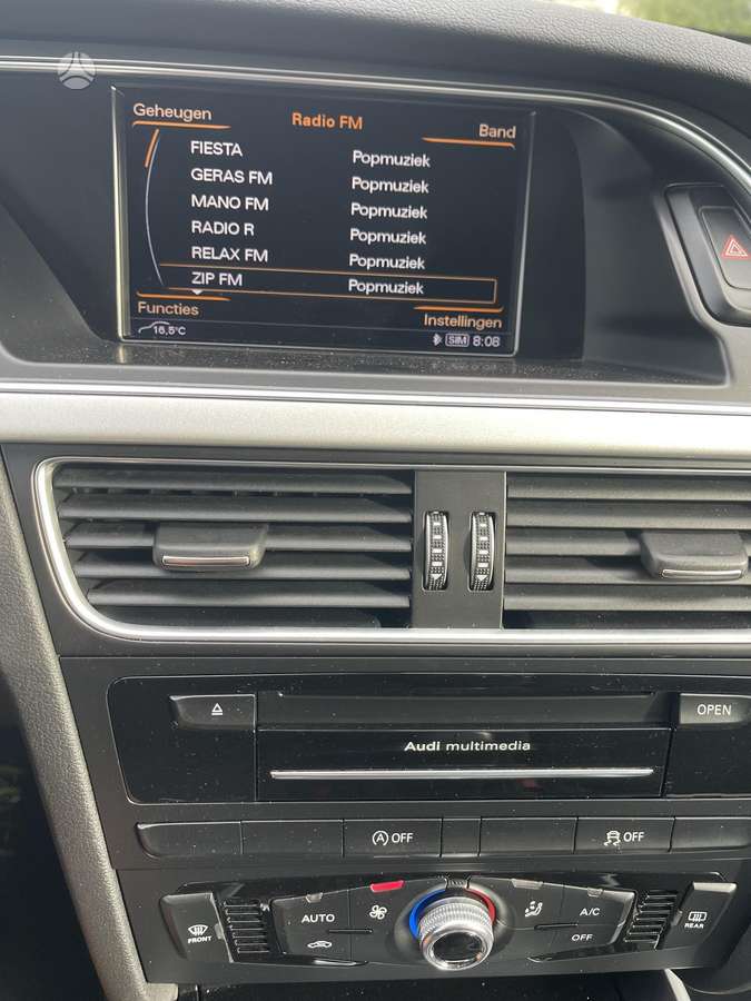 Audi A4 2015 — photo 22