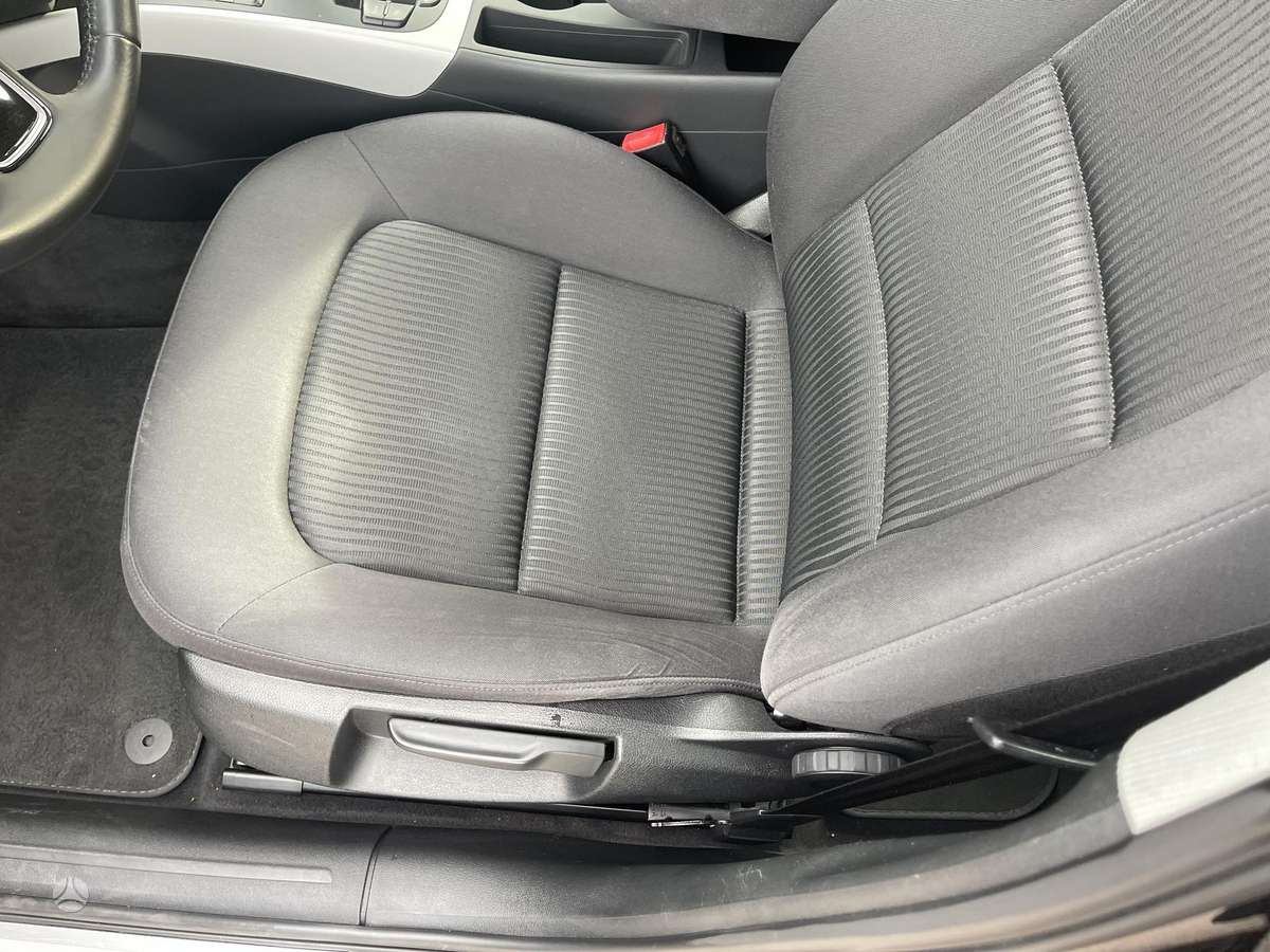 Audi A4 2015 — photo 25