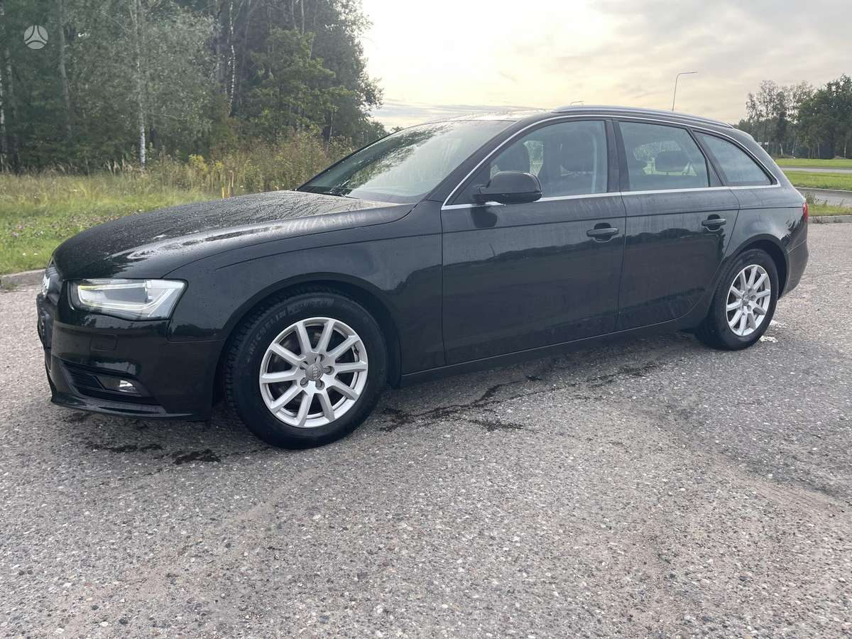 Audi A4 2015 — interior