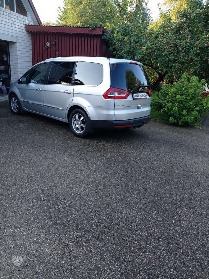 Ford Galaxy 2011 — вигляд ззаду