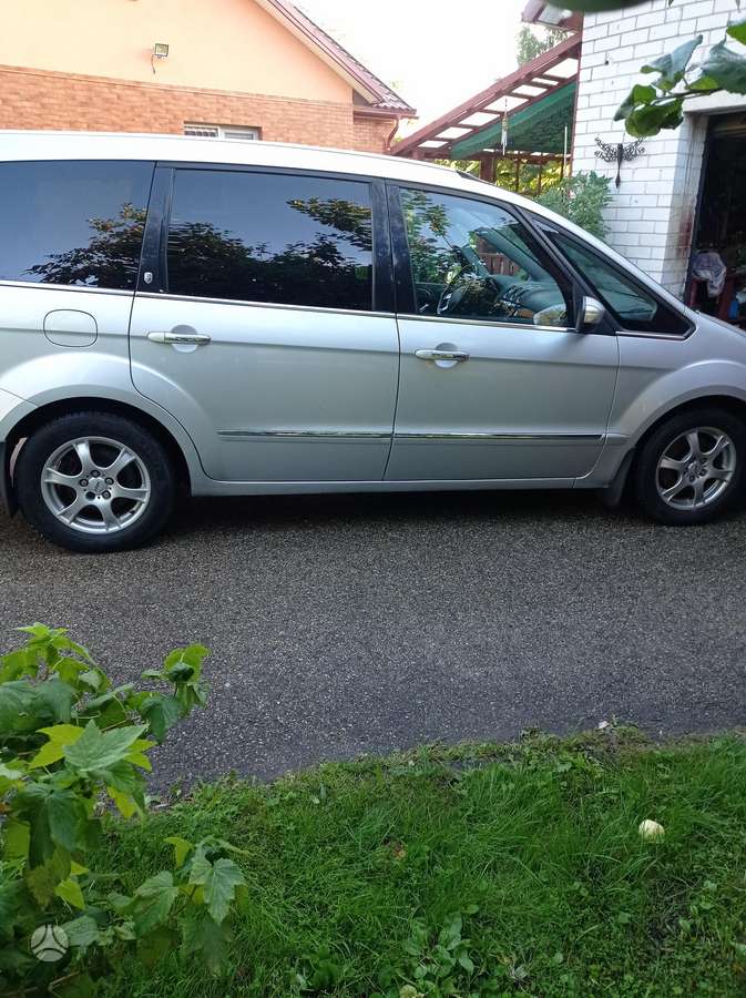 Ford Galaxy 2011 — салон