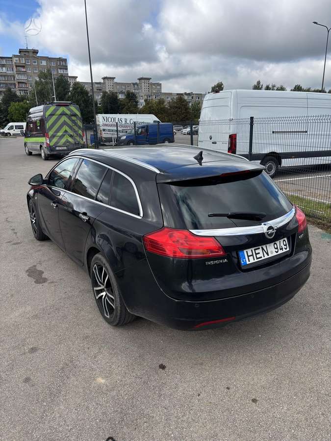 Opel Insignia 2011 — engine 1956 cm³, 131 HP (96kW)