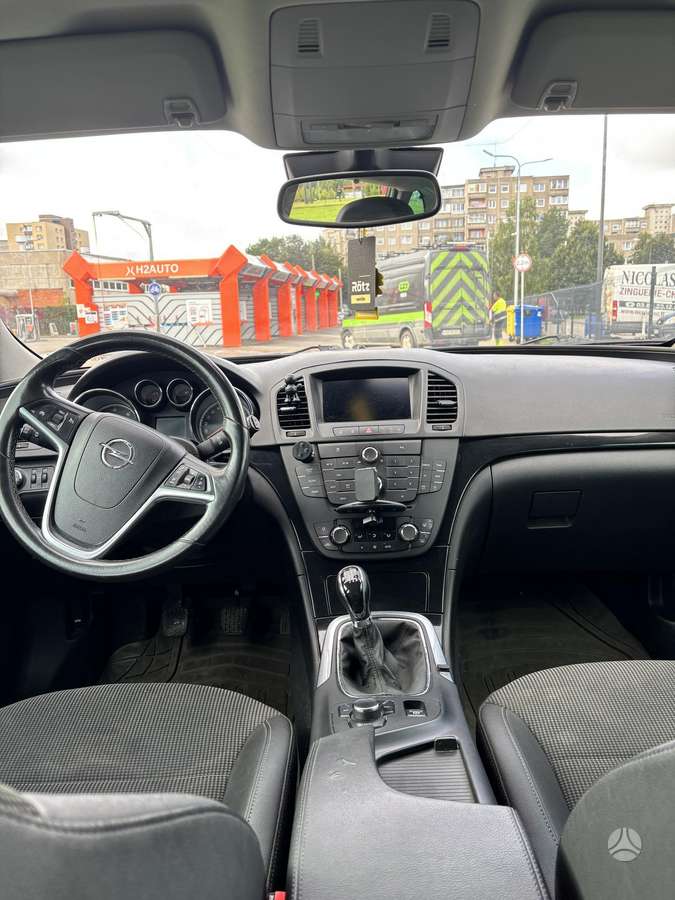 Opel Insignia 2011 — photo 8
