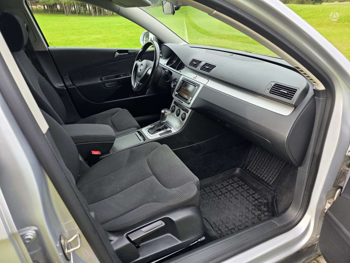 Volkswagen Passat 2009 — photo 17