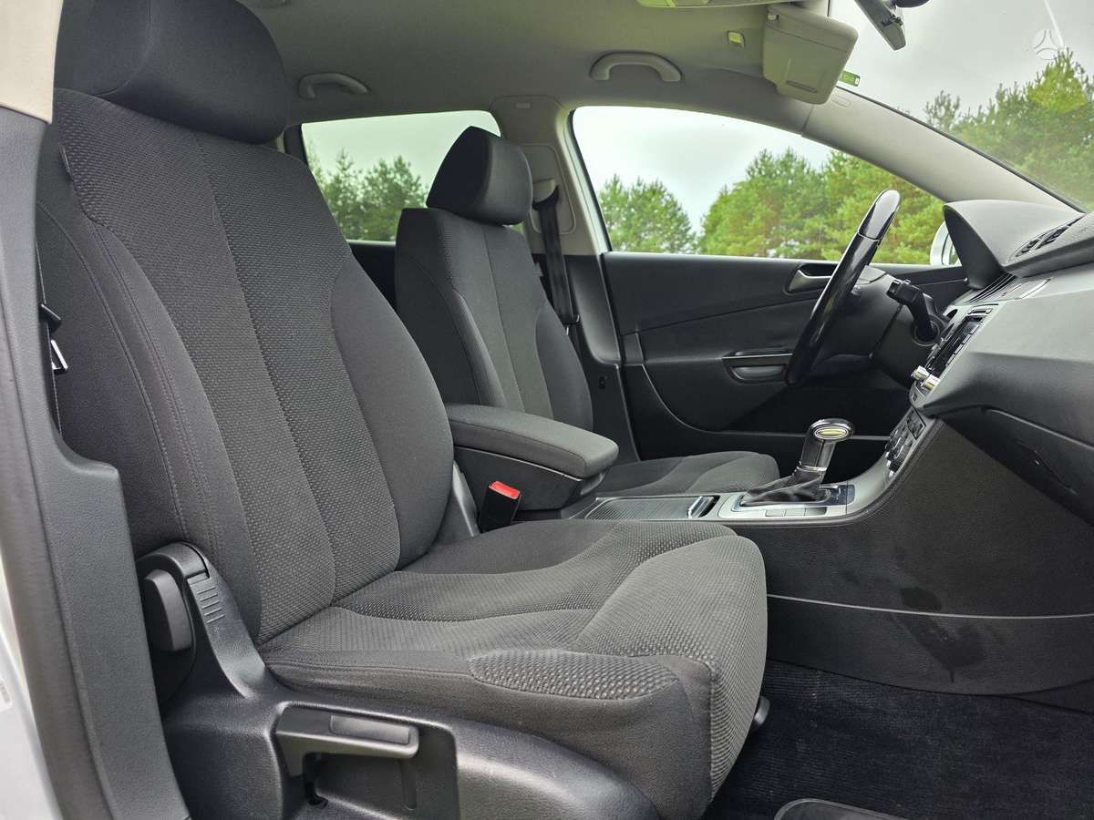 Volkswagen Passat 2009 — photo 18