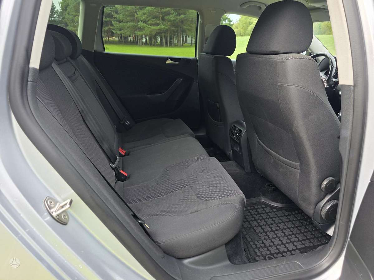 Volkswagen Passat 2009 — photo 19