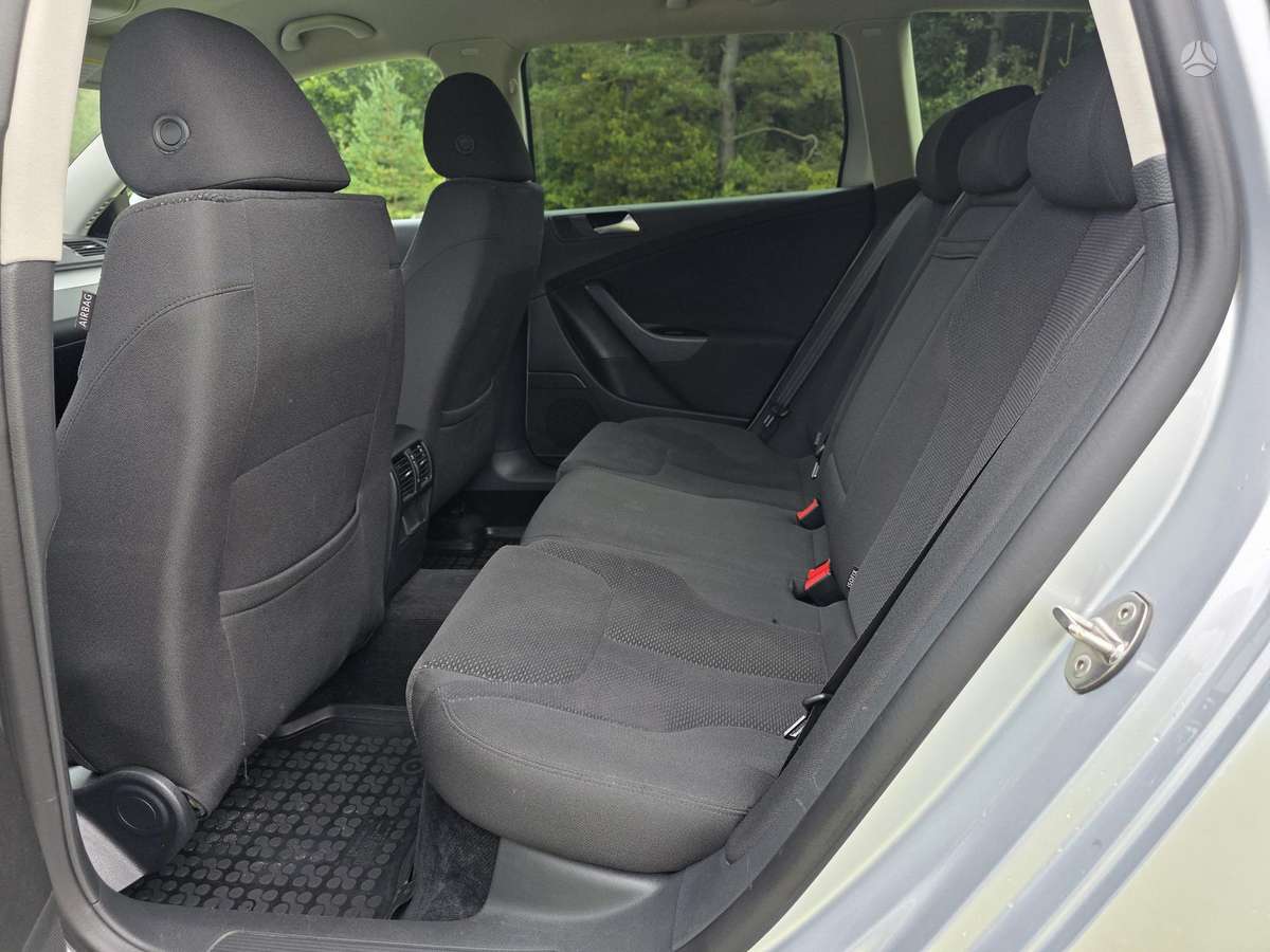 Volkswagen Passat 2009 — photo 20