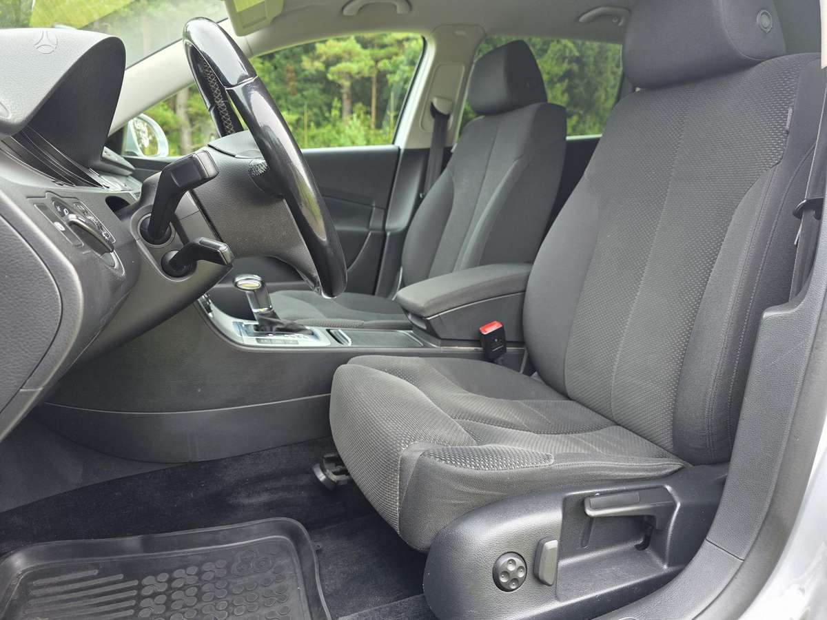 Volkswagen Passat 2009 — photo 23