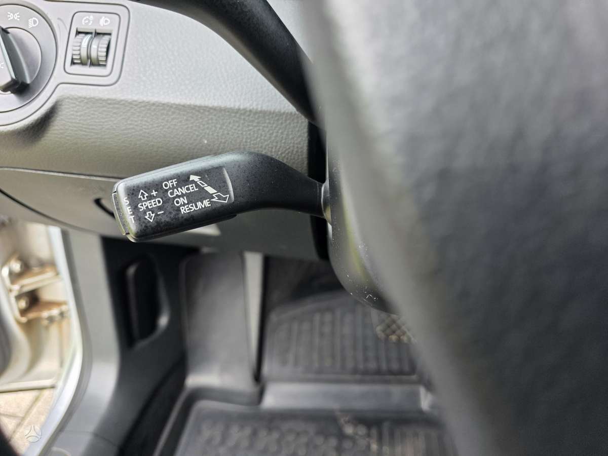 Volkswagen Passat 2009 — photo 24