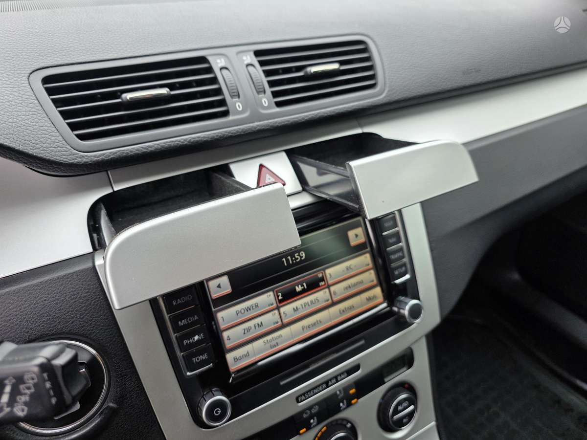 Volkswagen Passat 2009 — photo 29