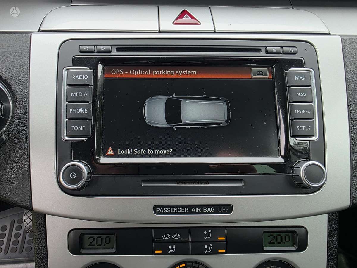 Volkswagen Passat 2009 — photo 30