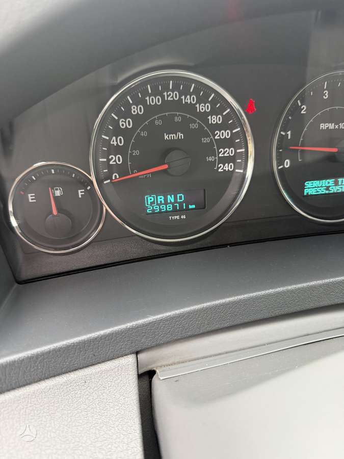 Jeep Grand 2006 — photo 11