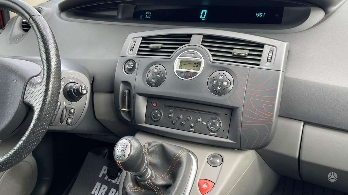 Renault Scenic 2009 — interior