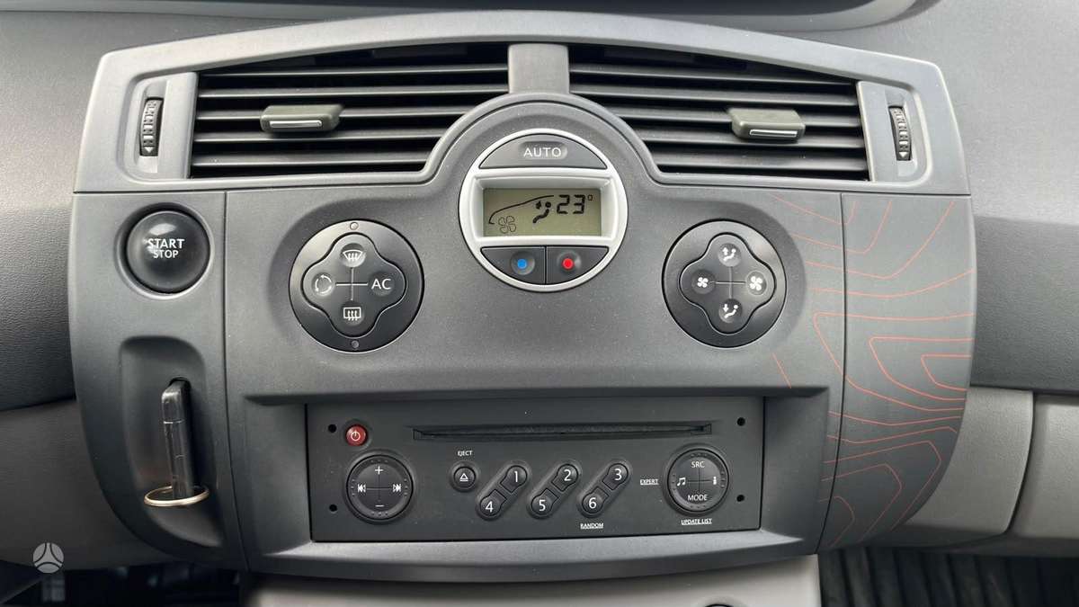 Renault Scenic 2009 — photo 36