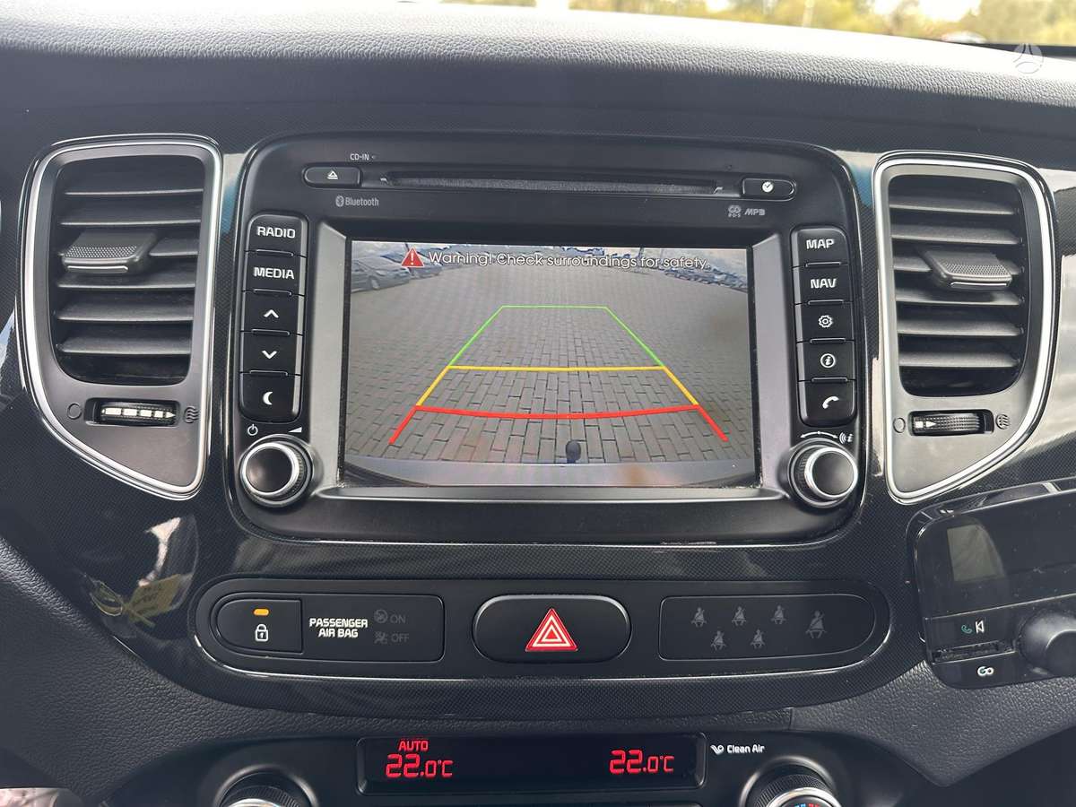 Kia Carens 2015 — photo 15