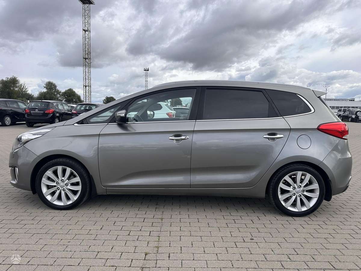 Kia Carens 2015 — photo 8