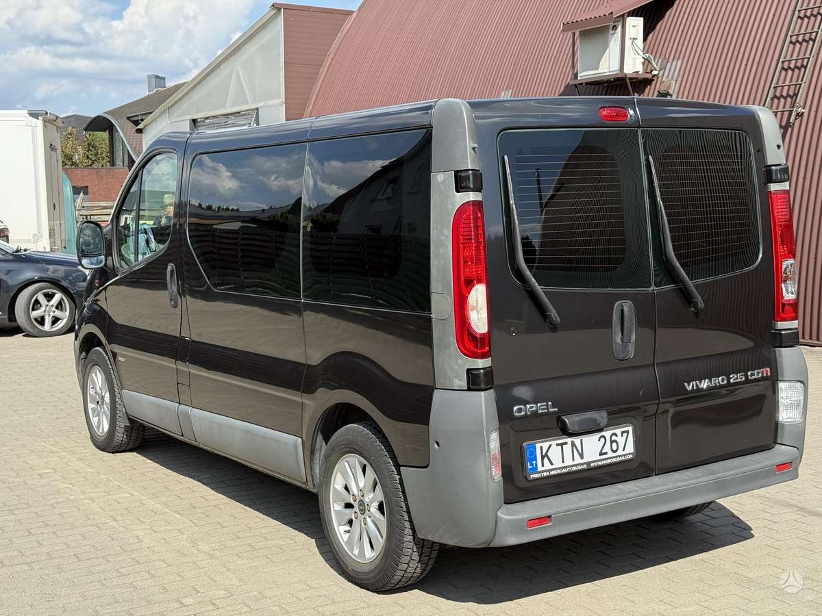 Opel Vivaro 2011 — engine 2464 cm³, 145 HP (107kW)