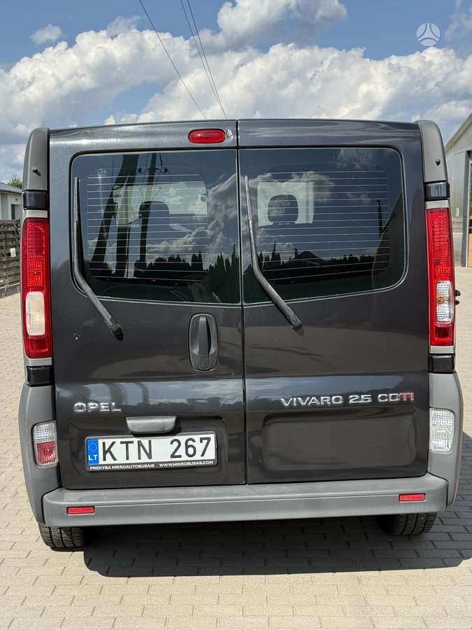 Opel Vivaro 2011 — photo 6