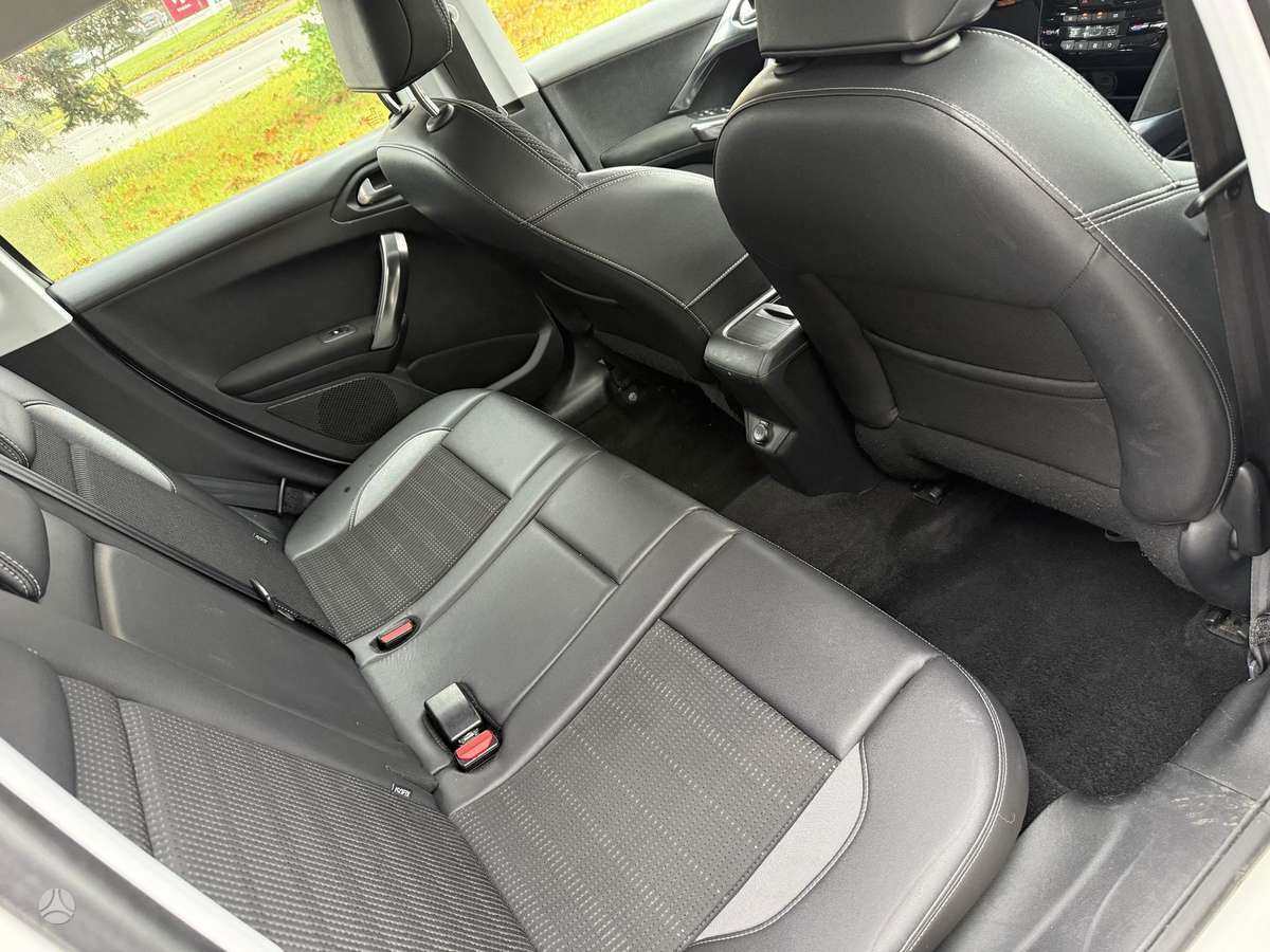Peugeot 2008 2014 — photo 13