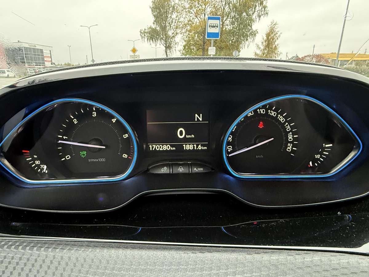 Peugeot 2008 2014 — photo 18