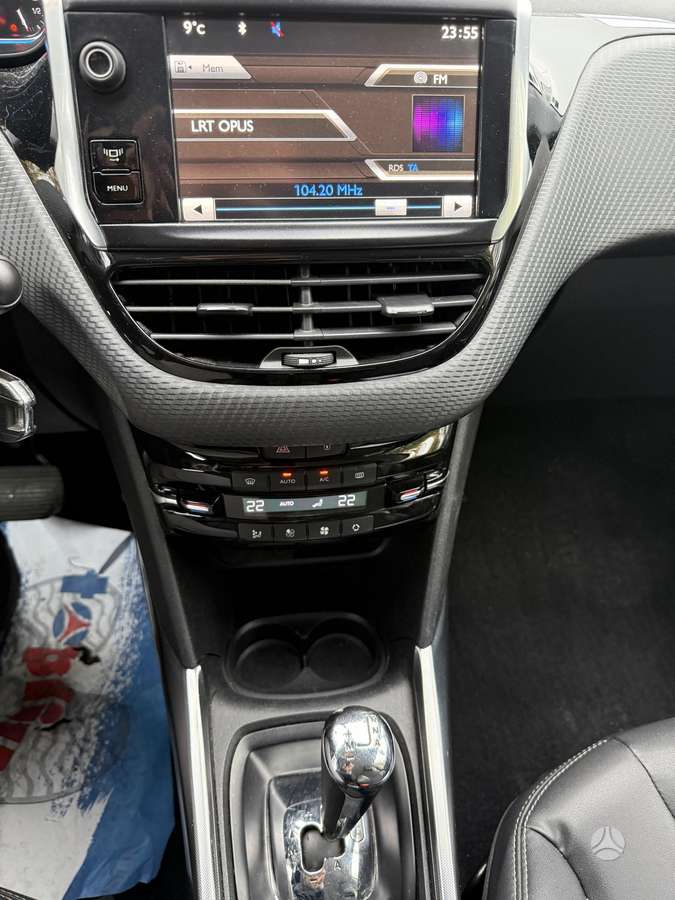 Peugeot 2008 2014 — photo 19