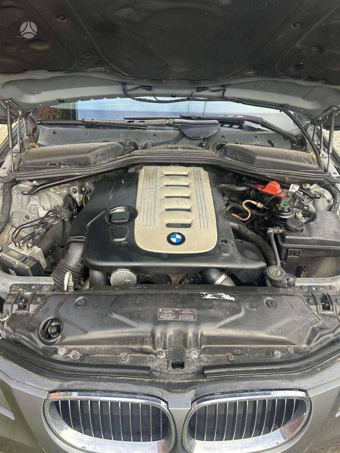 BMW 525 2008 — photo 10