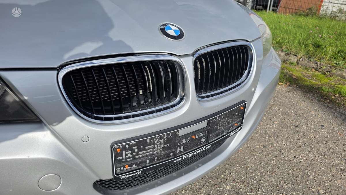BMW 320 2010 — photo 10