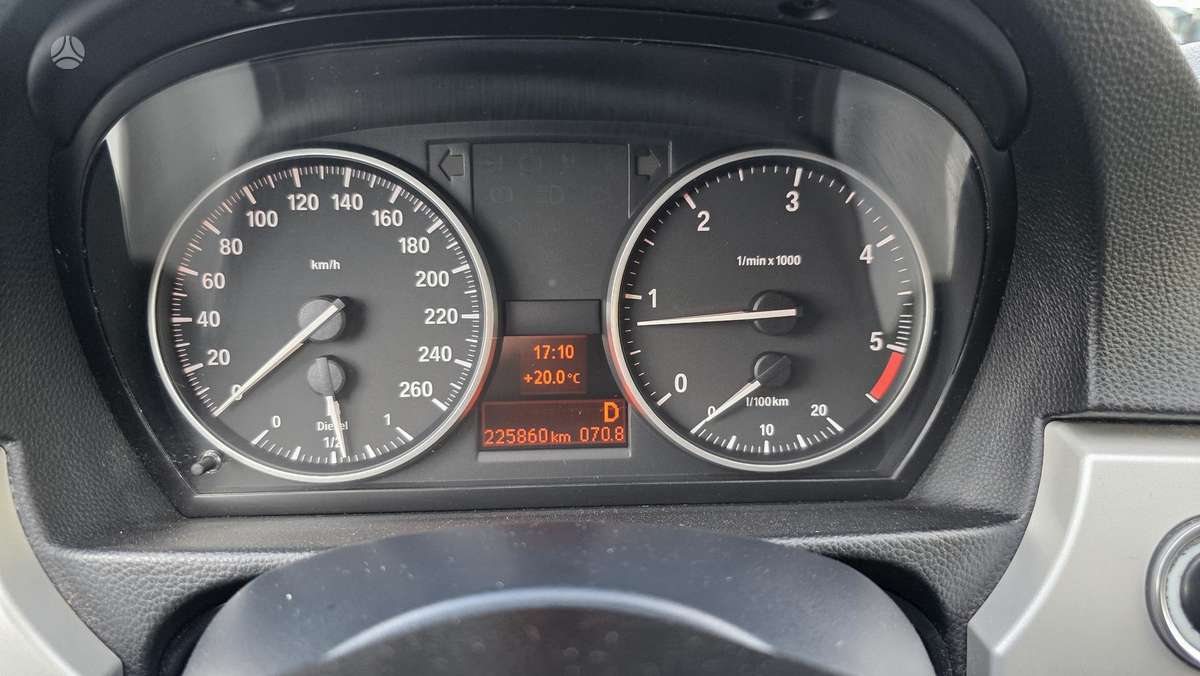 BMW 320 2010 — photo 46