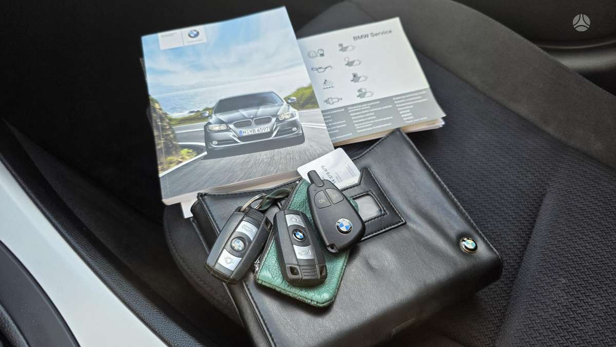BMW 320 2010 — photo 48
