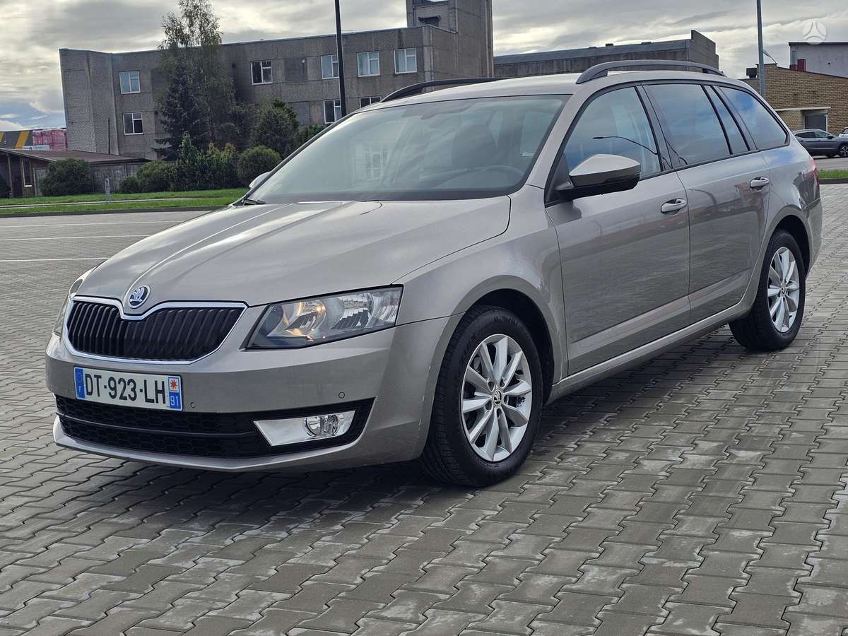 Skoda Octavia 2015 — interior