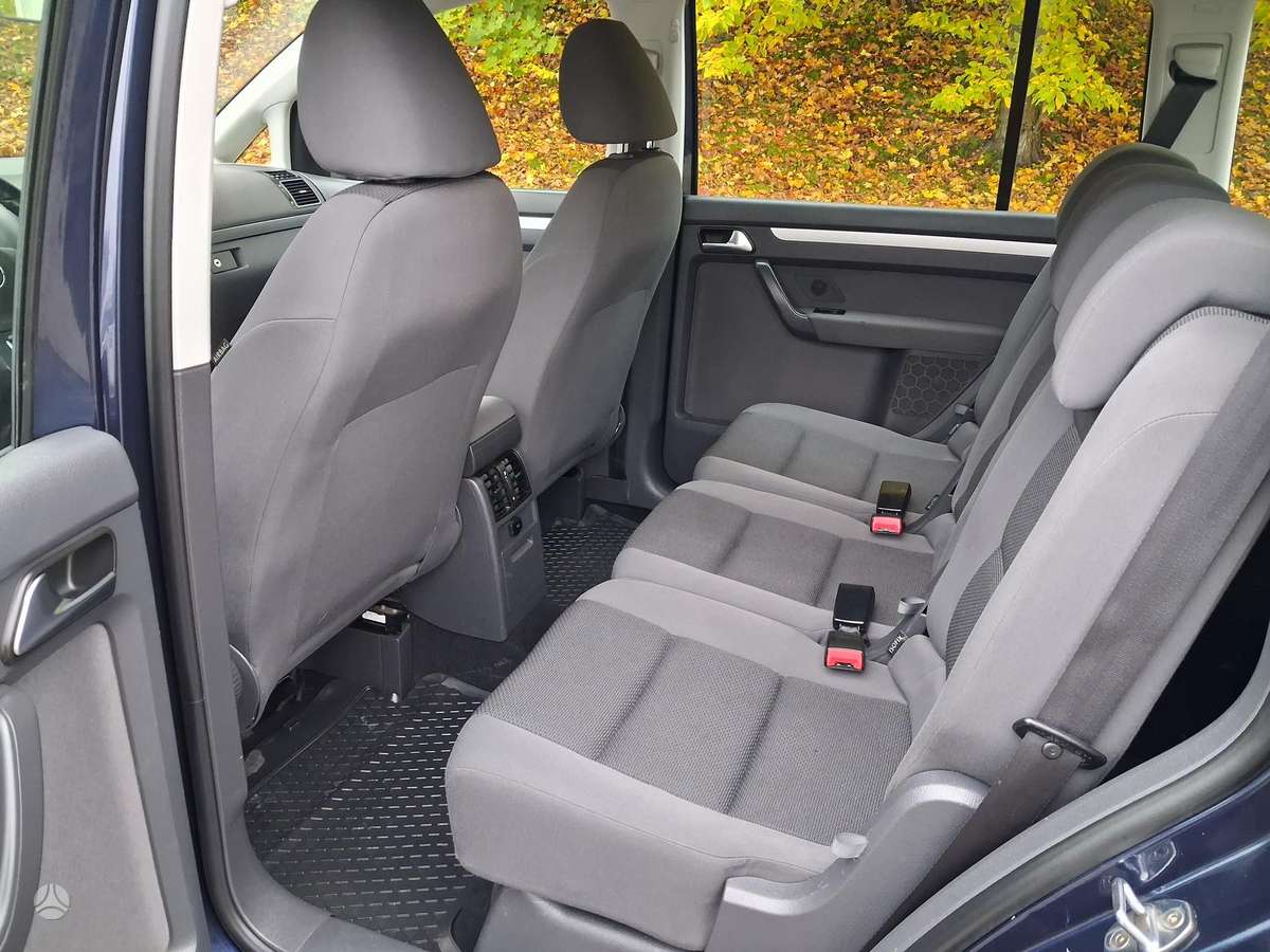 Volkswagen Touran 2013 — photo 10