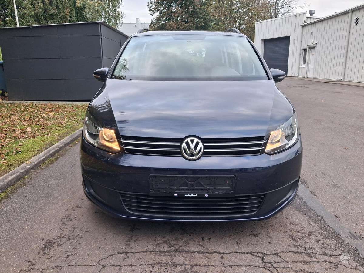 Volkswagen Touran 2013 — photo 8