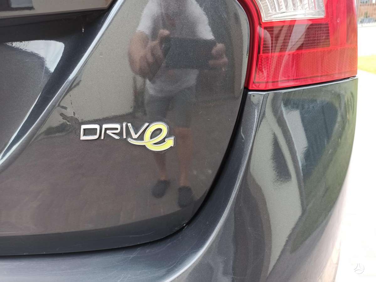 Volvo V60 2011 — photo 11